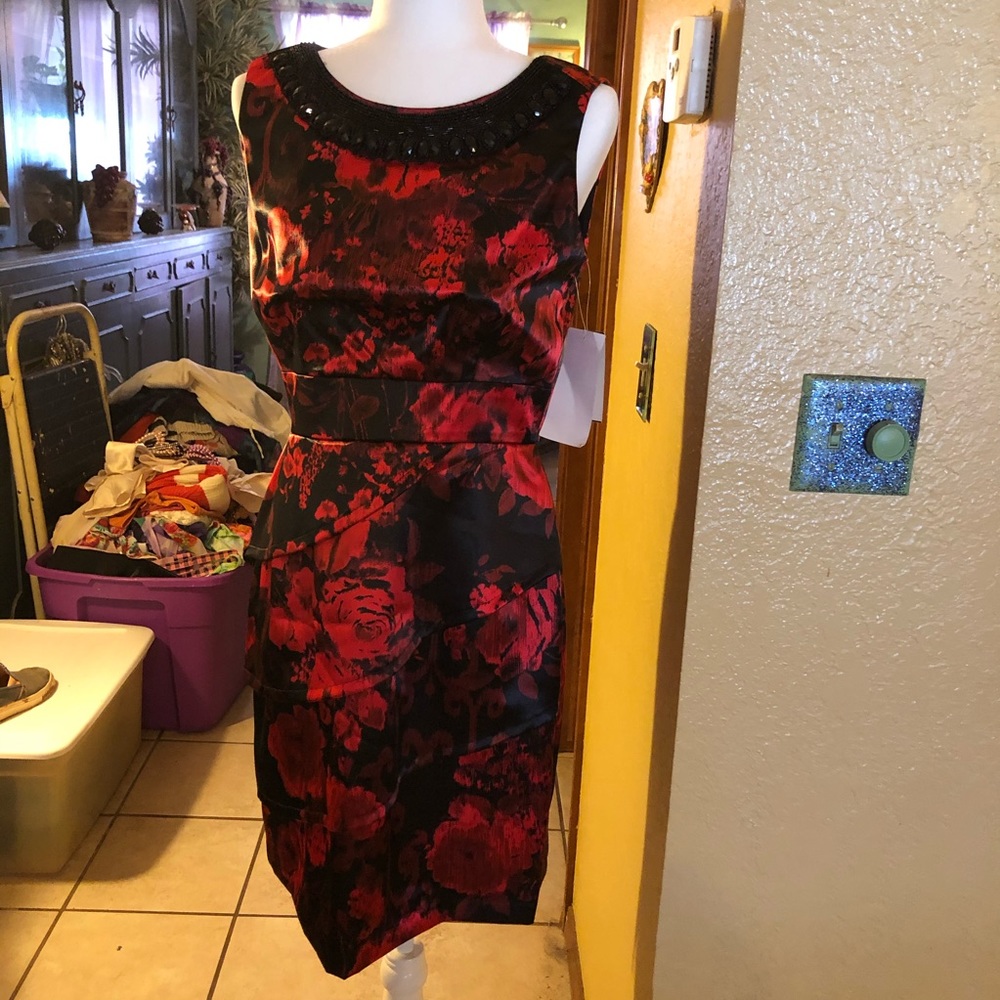 Dress - Picture 6 of 6